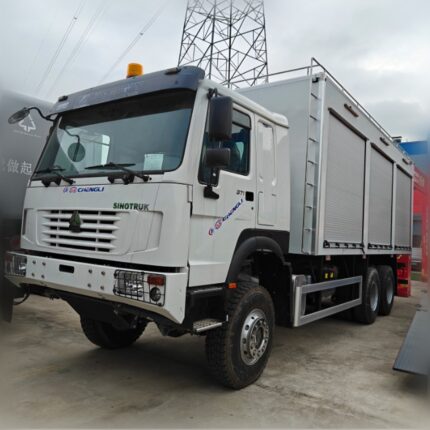 HOWO mobile lubrication service truck
