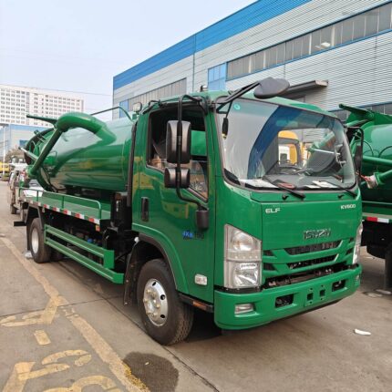 Sewage Suction Truck for Septic Waste Collection
