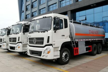 Dongfeng 6*4 fuel tank truck single cabin