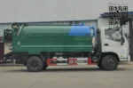 Q235 carbon steel tank on 4x2 chassis