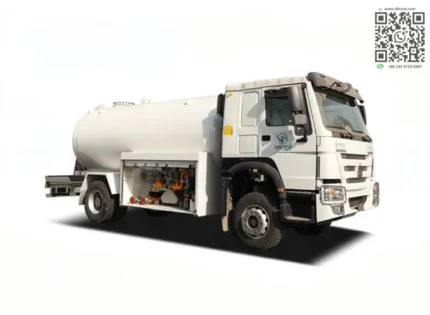 HOWO 8 tons LPG bobtail truck side profile view
