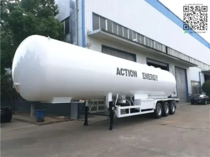 Chengli 3-axle LPG tanker trailer on road