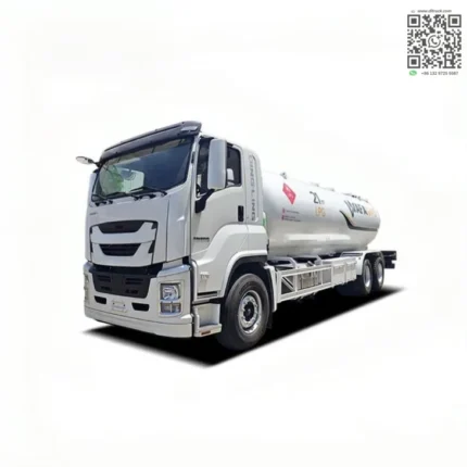 ISUZU chassis LPG bobtail truck front view
