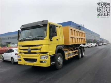 Howo RHD hook lift garbage truck exterior profile