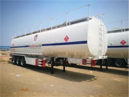 Mono-block cylinder fuel tanker trailer side view