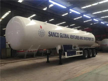 49.6 CBM LPG semi trailer side view on road