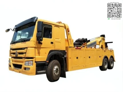SINOTRUK HOWO 20-ton 360 degree rotation wrecker towing truck side view