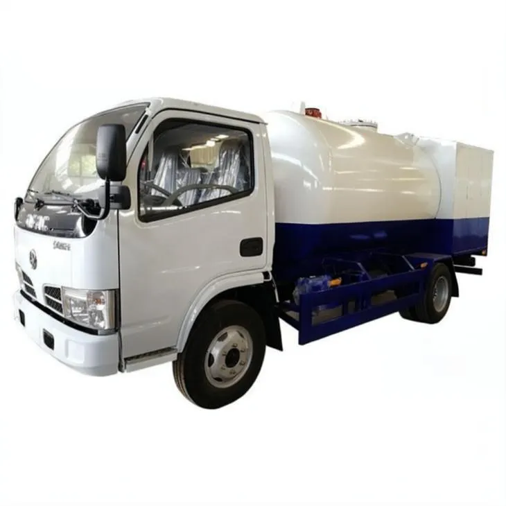 Dongfeng 5000L LPG Bobtail Truck 1 Dongfeng 5000L LPG bobtail truck side view