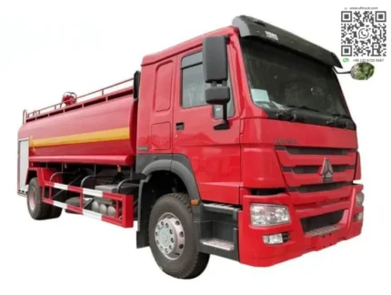 Sinotruk HOWO 4x2 fire fighting water tank spraying truck side view