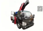 ISUZU 100P cab with air conditioning and single-row seating on the bucket truck chassis