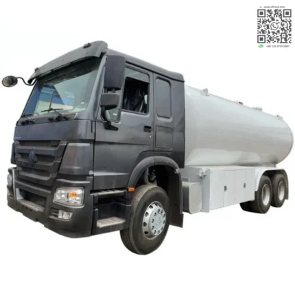 Sinotruk 336HP LPG bullet truck side profile view