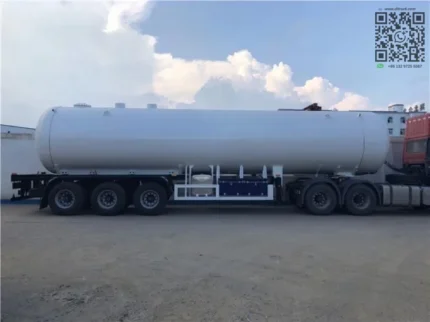 LPG semi trailer side view with Q345 steel tank body