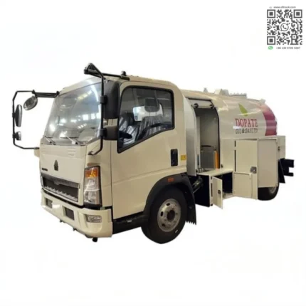 5000L LPG refilling truck side view with Chinese cab