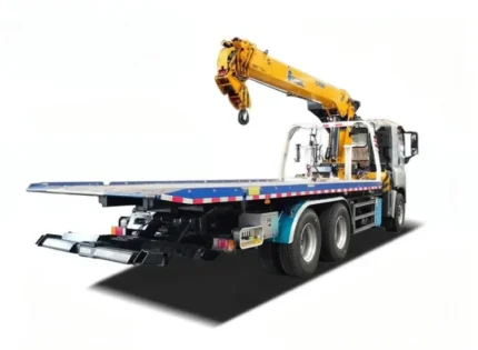 Right hand drive cab with air conditioning on ISUZU recovery truck