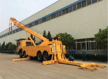 Rotary boom winch system on Sinotruk HOWO wrecker chassis