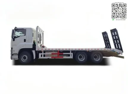 Flatbed rear loading area on ISUZU chassis