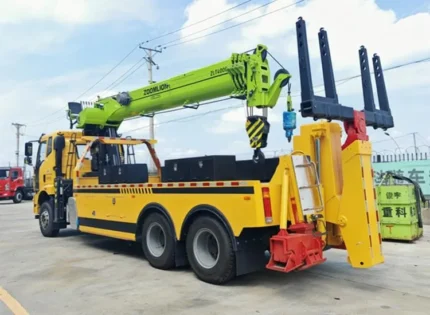 Zoomlion crane mounted on the wrecker recovery truck chassis