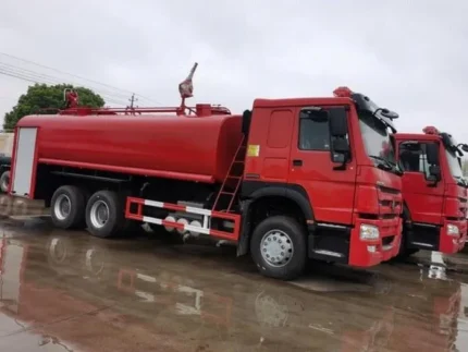 CB10/30 fire pump and 20 ton water tank on HOWO chassis