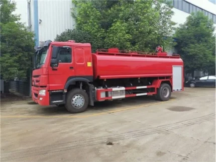 15000L carbon steel water tank on HOWO chassis fire truck