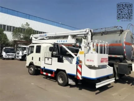 Chengli factory HOWO chassis with 360-degree rotating boom system visible