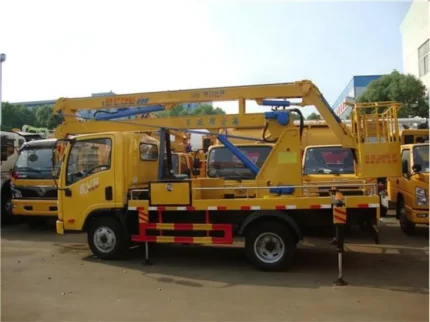 Two-person platform rated for 200 kilograms load capacity