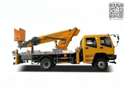 Telescopic boom extended to 34m working height on truck