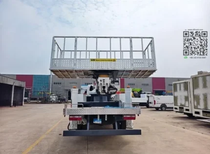 H-type outriggers deployed