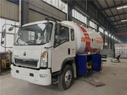 10 cubic meter Q345R steel LPG tank on truck
