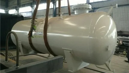 Side view of 5MT LPG tanker truck