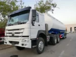 Front hitch area with JOST two-speed manual landing gear assembly