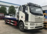 Flatbed tow truck rear view with 4-8 ton loading capacity
