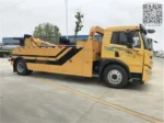 Rear flatbed and wheel lift assembly on Chengli FAW tow truck