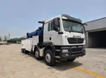 360-degree slewing upper structure on heavy-duty wrecker