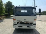 Towing wrecker truck platform lowered with 4000kg loading weight rating