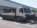 Six-wheel drive chassis with CNHTC engine compartment of the tow truck