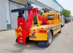 Underlift arms in extended position for vehicle recovery