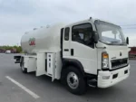 LPG tanker truck tire specification 9.00R20 with spare wheel