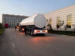 Full side profile of the Chengli fuel tanker on Fuwa 3 axle chassis